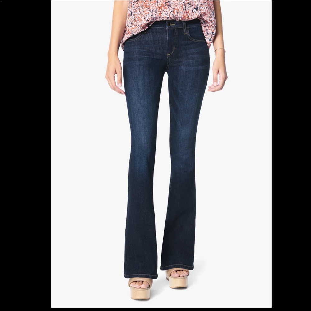 {joe’s jeans} The Honey Low Rise Bootcut Size 28